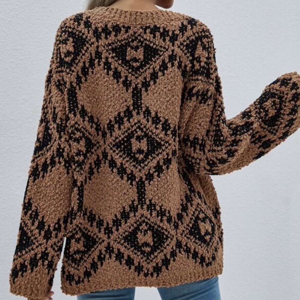 Boho V neck popcorn sweater top - Picture 6 of 9